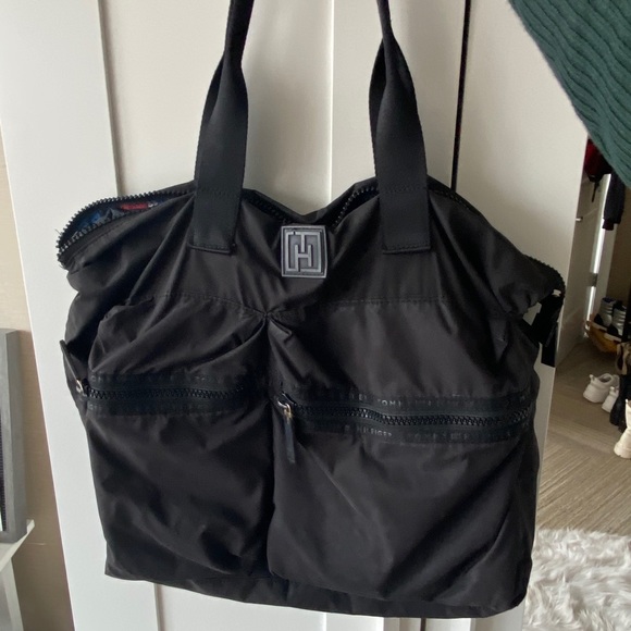 Tommy Hilfiger Black Bag - Picture 7 of 7